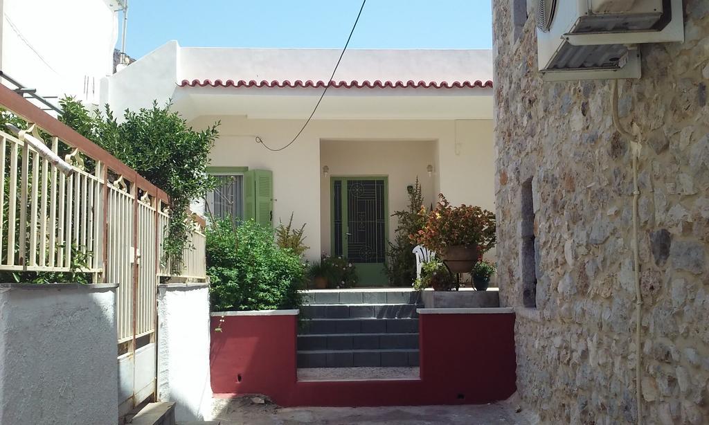 Danesi House Apartment Leonidio Bagian luar foto
